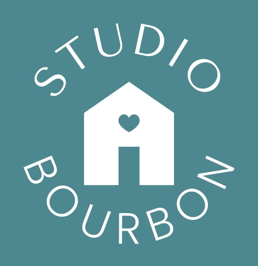 Studio Bourbon Apartment ลาโรช-โพเซย์ ภายนอก รูปภาพ