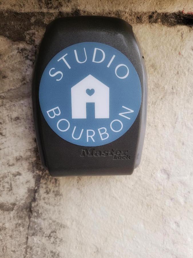 Studio Bourbon Apartment ลาโรช-โพเซย์ ภายนอก รูปภาพ