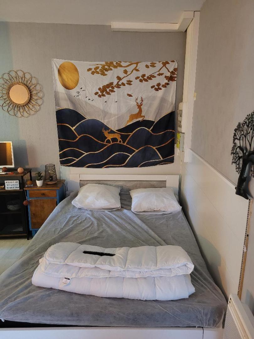 Studio Bourbon Apartment ลาโรช-โพเซย์ ภายนอก รูปภาพ