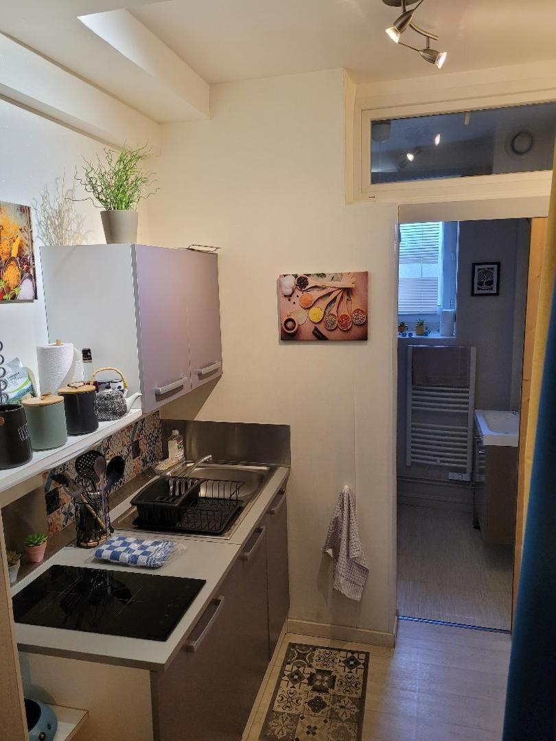 Studio Bourbon Apartment ลาโรช-โพเซย์ ภายนอก รูปภาพ