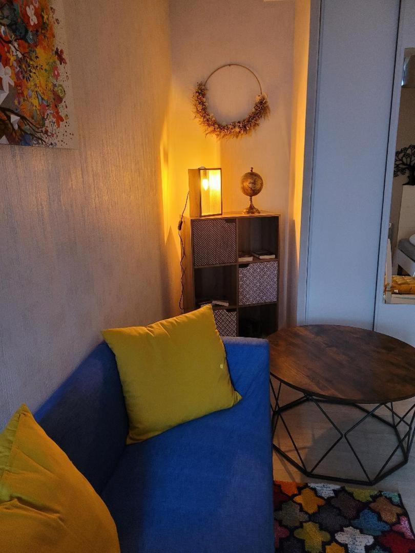 Studio Bourbon Apartment ลาโรช-โพเซย์ ภายนอก รูปภาพ